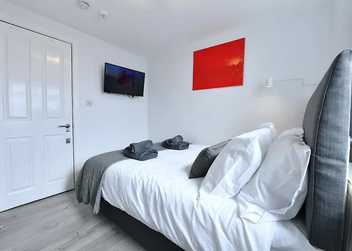 Central London Luxury Studios Fulham Close To Underground Newly Refurbished