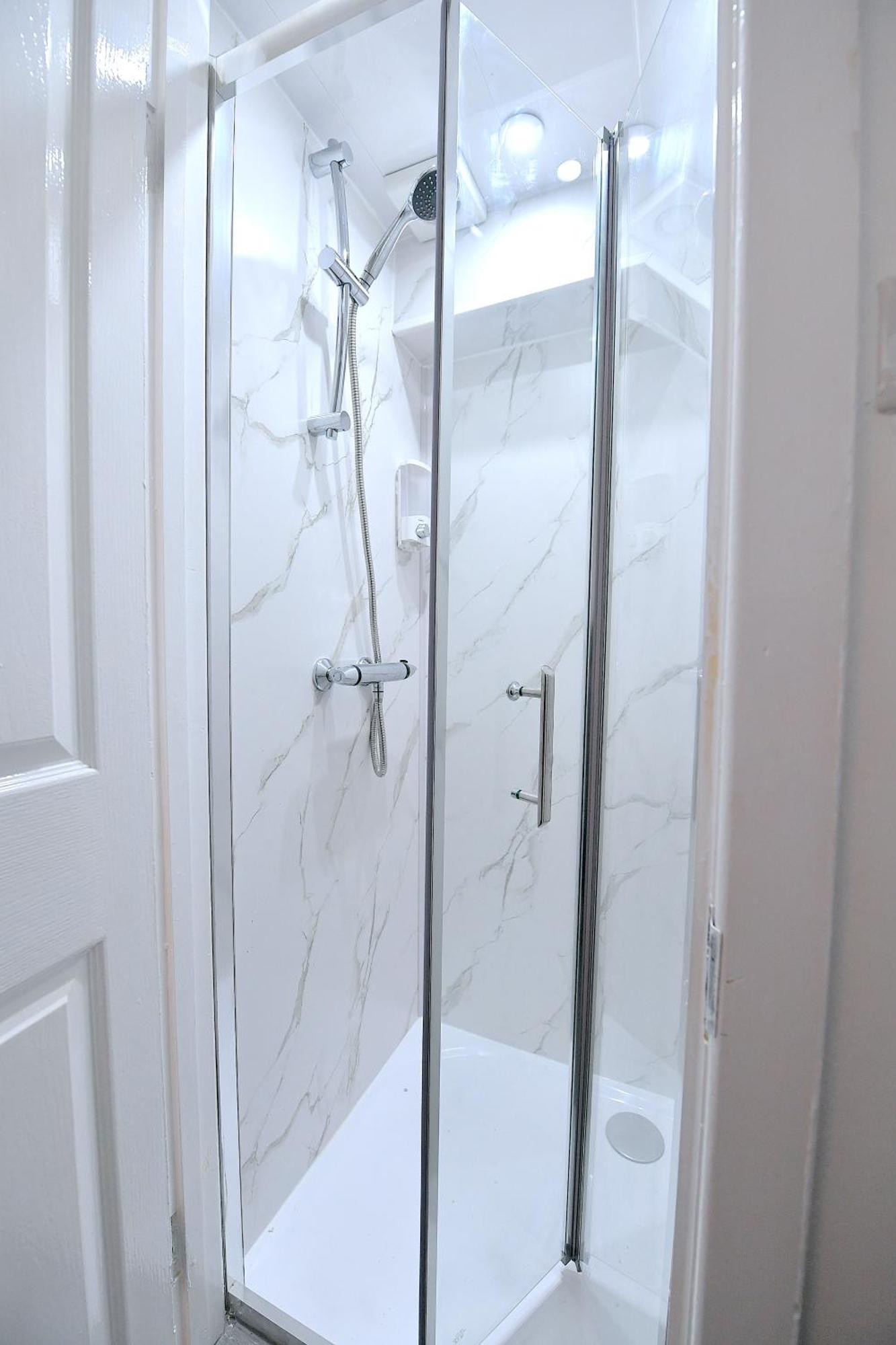 Luxury Fulham Close To Underground Newly Refurbished Apartment *